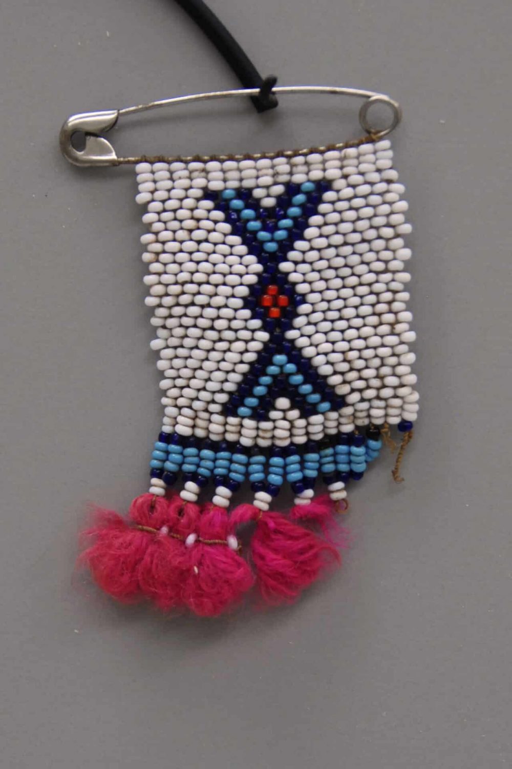 2012-25,_eastern_south_africa_xhosa_love_letter_pin13_side_a