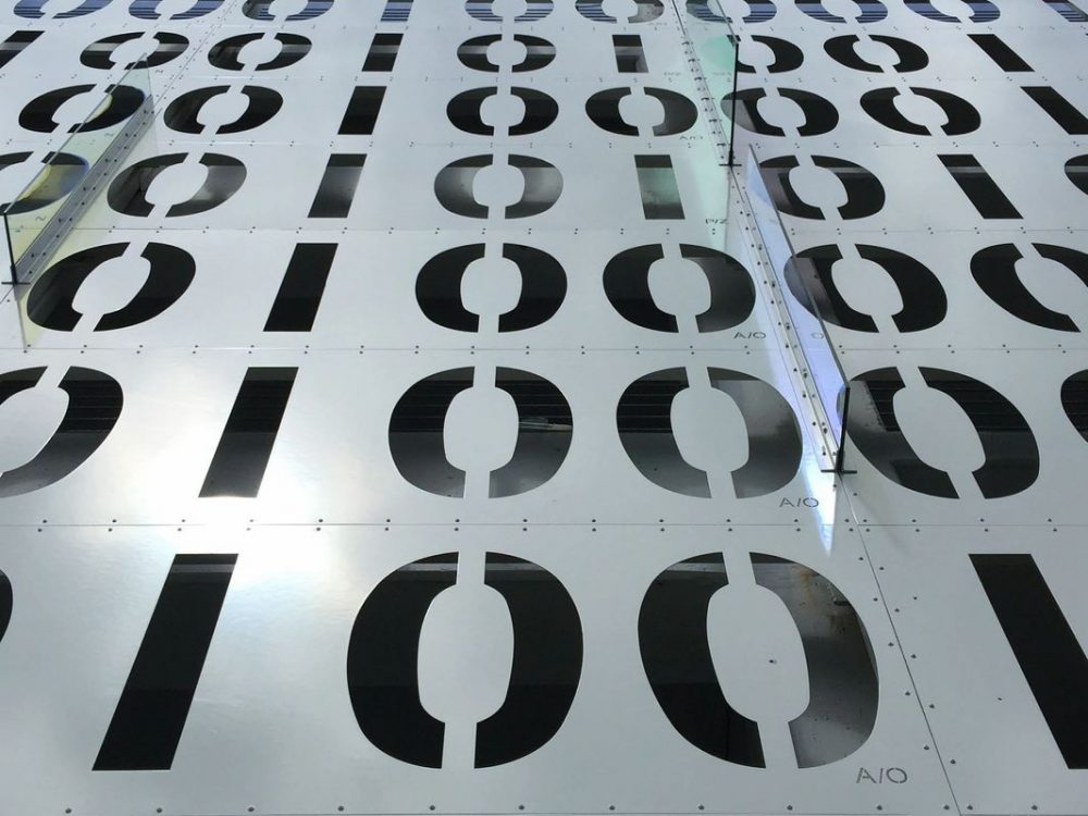 code-wall-1300,h_800